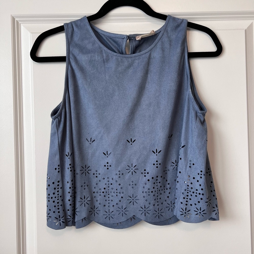 Cropped blue tank